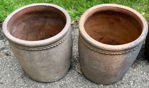 lot 204 image: 2 Charming Cement Planters
