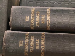 lot 216 image: Six Vintage Volumes of The International Standard Bible Encyclopaedias