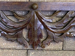 lot 242 image: Wooden Decorative Wall Hook
