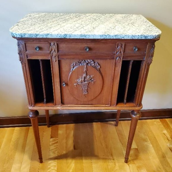 Magnificent Shorewood Sale Packed with Elegant Furniture and Designer Décor!! KBID