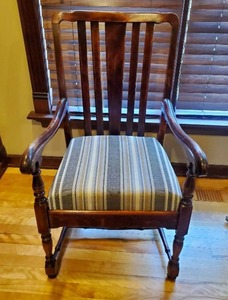 lot 7 image: Vintage Wood Arm Chair