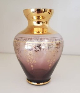 lot 29 image: Hand Blown Purple Venetian Style Vase