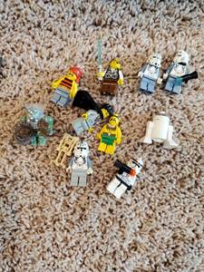 lot 47 image: Collection Of Legos