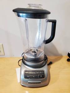 lot 52 image: Kitchen Aid Blender