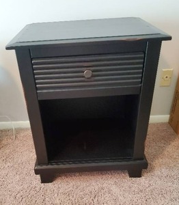 lot 71 image: Pair Of Nightstands