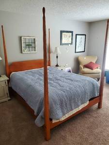 lot 75 image: Queen Size Bed