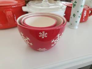 lot 85 image: Collection Of Kitchenware
