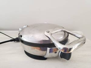 lot 86 image: Allclad Waffle Maker