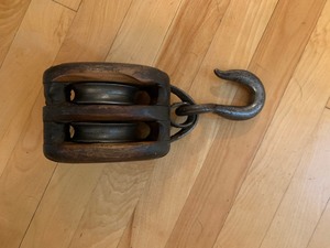 lot 308 image: Old Wood Block Pulley