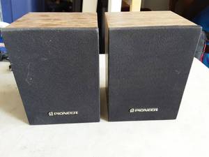 Pioneer Wall Speakers 7x6x5