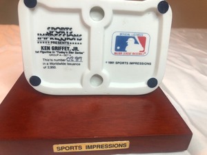lot 19 image: Sports Impressions Figurine Ken Griffey Jr