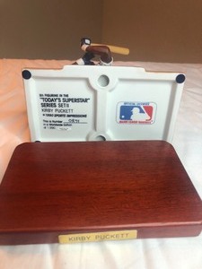lot 20 image: Sports Impressions Figurine Todays Superstar Series Kirby Puckett