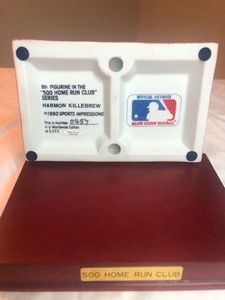 lot 18 image: Sports Impressions 500 Home Run Club series Figurine Harmon Killebrew