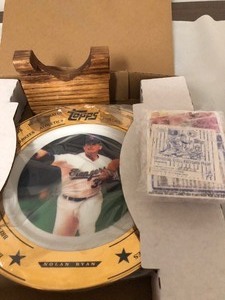 lot 23 image: Nolan Ryan Topps Collector Plate