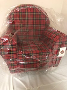 lot 137 image: Santa Bear 1998 Chair