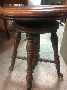 lot 149 image: Swivel stool