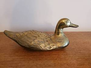lot 5 image: Brass Duck Sculpture