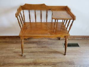 lot 18 image: Vintage Conversation Bench