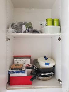 lot 33 image: Contents Of Cabinets