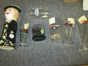 box of vintage collectible glasswar...