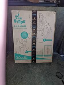 lot 29 image: Kolcraft Tiny Steps 2 in 1 Walker
