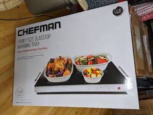 lot 134 image: Chefman Family Size Glasstop Warming Tray
