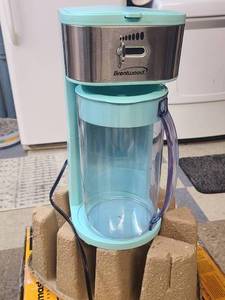 lot 128 image: Brentwood KT-2150BL Iced Tea and Coffee Maker
