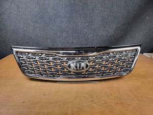 lot 181 image: USED 2014-2015 Kia Sorento Front Grille Assembly - Part No. 86352-2P600