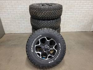 lot 170 image: (SET OF 5) 2018-2022 JEEP Wrangler JL Rims and Tires - New Take Offs - LT28570R17 - 5-Bolt - BFGoodrich All Terrain TA Tires