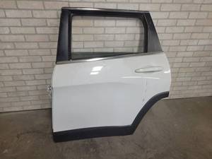 lot 370 image: USED Door Assembly 2014 JEEP Grand Cherokee - Driver Side Rear