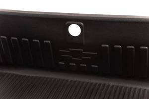 lot 386 image: NOS Genuine GM Bed & Tailgate Liner w Hardware Kit - Part No. 23221574, 22879304 & 23221581 - Fits 2014-2018 Chevrolet Silverado 150025003500 & GMC Sierra 150025003500 - 5.8 Box