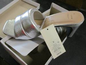 Lilah Heeled Sandals size 5 12...