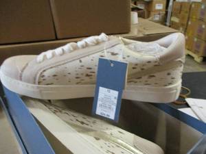 Brittin Memory Foam Sneakers size 1...