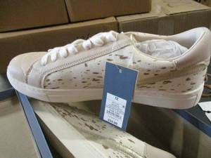 Brittin Memory Foam Sneakers size 1...
