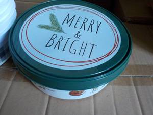 Case of 25 Tubs with Covers...