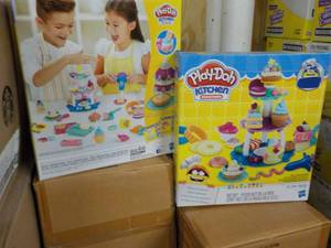 2 Play Doh Kitchen Creations...