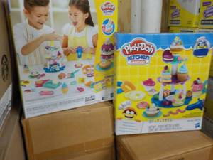 2 Play Doh Kitchen Creations...