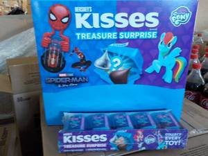 Box of 8 Hersheys Kisses Treasure ...