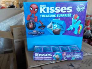Box of 8 Hersheys Kisses Treasure ...