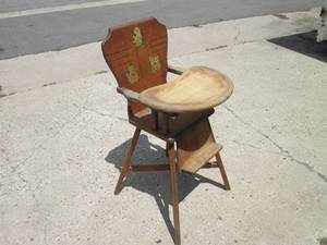 lot 17 image: (BS) Vintage Wood High Chair...