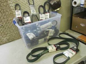 lot 24 image: (RM1) Tote Full of Assorted New Aut...