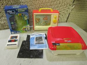 lot 32 image: (RM5) Vintage Fisher Price Toys Mov...