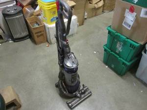 lot 63 image: (EW7) Dyson DC-25 Vacuum Cleaner Wo...