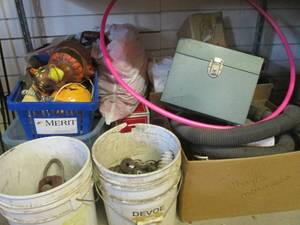 lot 65 image: (EW3) Lot of Assorted UnsoldUnclai...