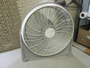 lot 72 image: (EW2) Lssko 20 Fan Works...