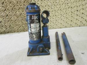 lot 76 image: (EC1) 2 Ton Bottle Jack...