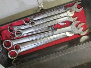 lot 98 image: (RM1) Craftsman Wrench Set in 16 M...