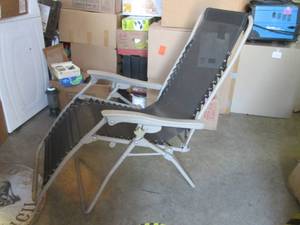 lot 123 image: (EW7) Folding Lounge Chair...