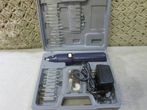 lot 140 image: (BSB) Mini Grinder Kit with Assorte...