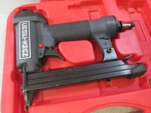 lot 154 image: (BSB) Craftsman 12 Crown Stapler ...